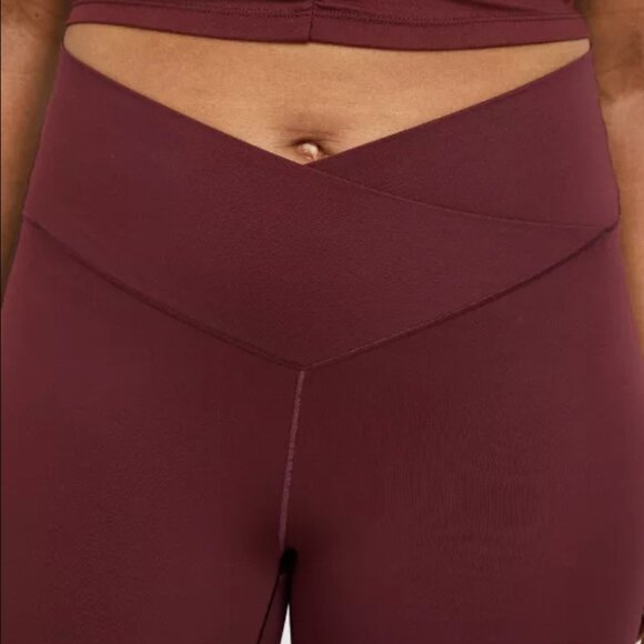 OFFLINE By Aerie Real Me High Waisted Crossover Flare Legging in Royal Berry XS - Picture 4 of 10